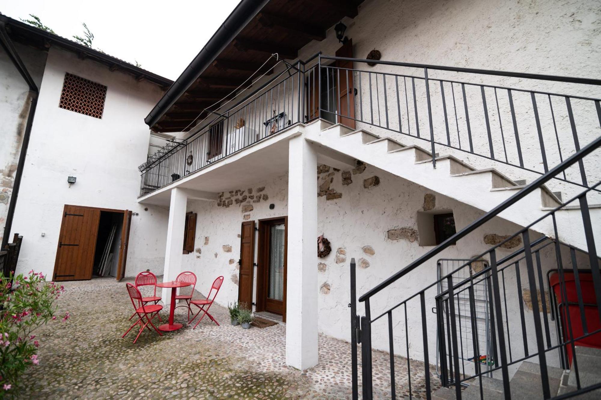 Cottage Lavanda E Rosmarino Lavis Kültér fotó